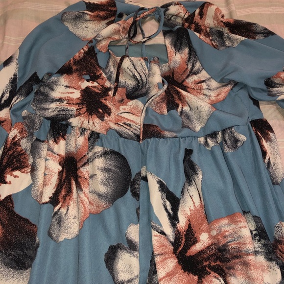 Blue flowered dress - Picture 1 of 3